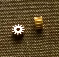 S-054 11T brass pinion (2) S-054 11T brass pinion (2)