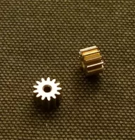 S-077 13 tooth Pinion for angle winder cars, 7.3mm diameter X 2 S-077 13 tooth Pinion for angle winder cars, 7.3mm diameter X 2